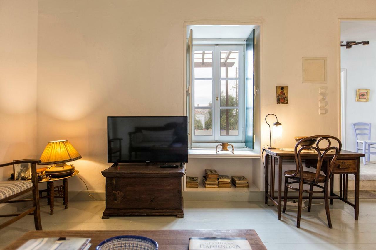 Maison d'hôtes Two Olive Trees à Spetses Town Extérieur photo