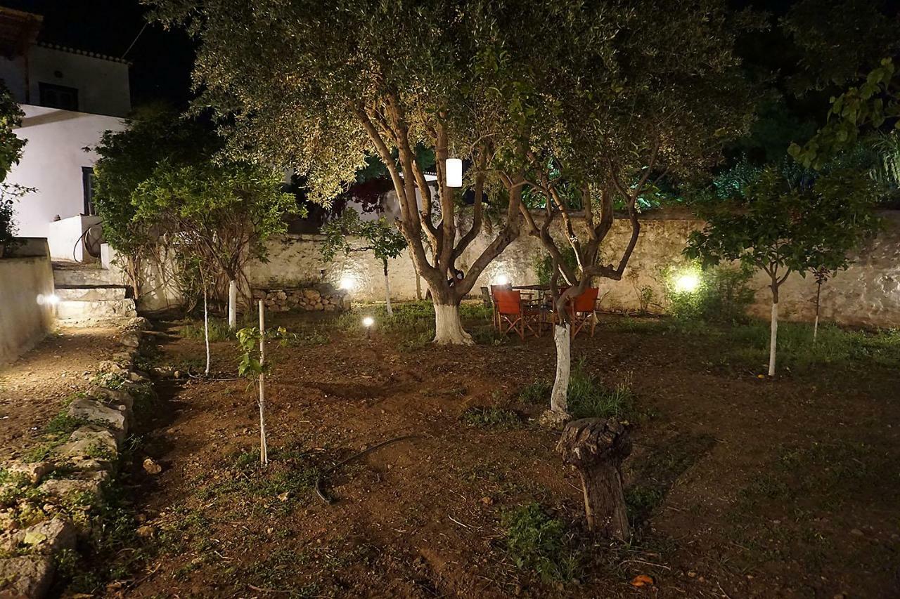 Maison d'hôtes Two Olive Trees à Spetses Town Extérieur photo